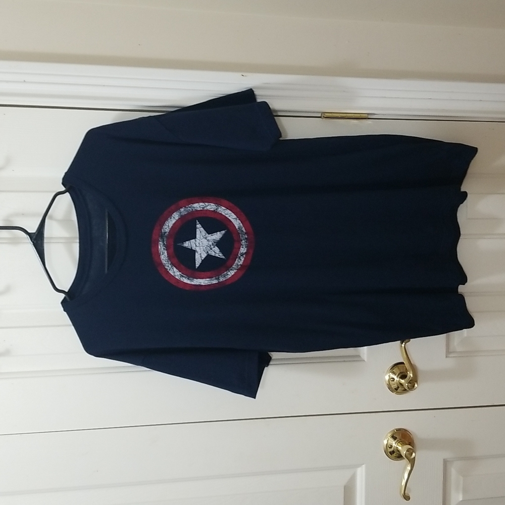 3/$12 Universal Studios Marvel blue t-shirt sz XL
